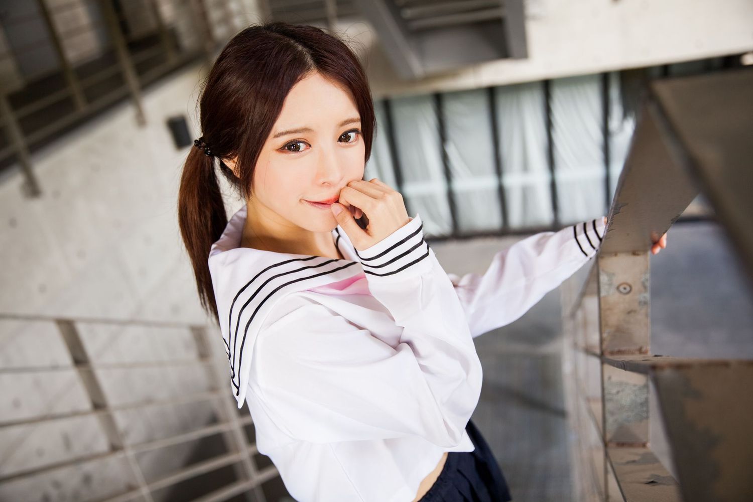 美妆达人张齐郡JULIE - 黑丝长筒袜校服少女写真集