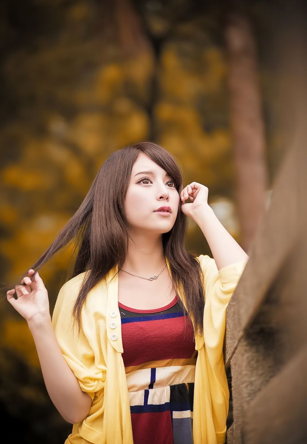 美女模特张齐郡JULIE - 多服饰户外踏青主题写真