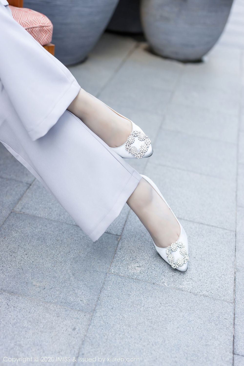性感女神Angela小热巴 - 西装丝袜美腿职场OL写真