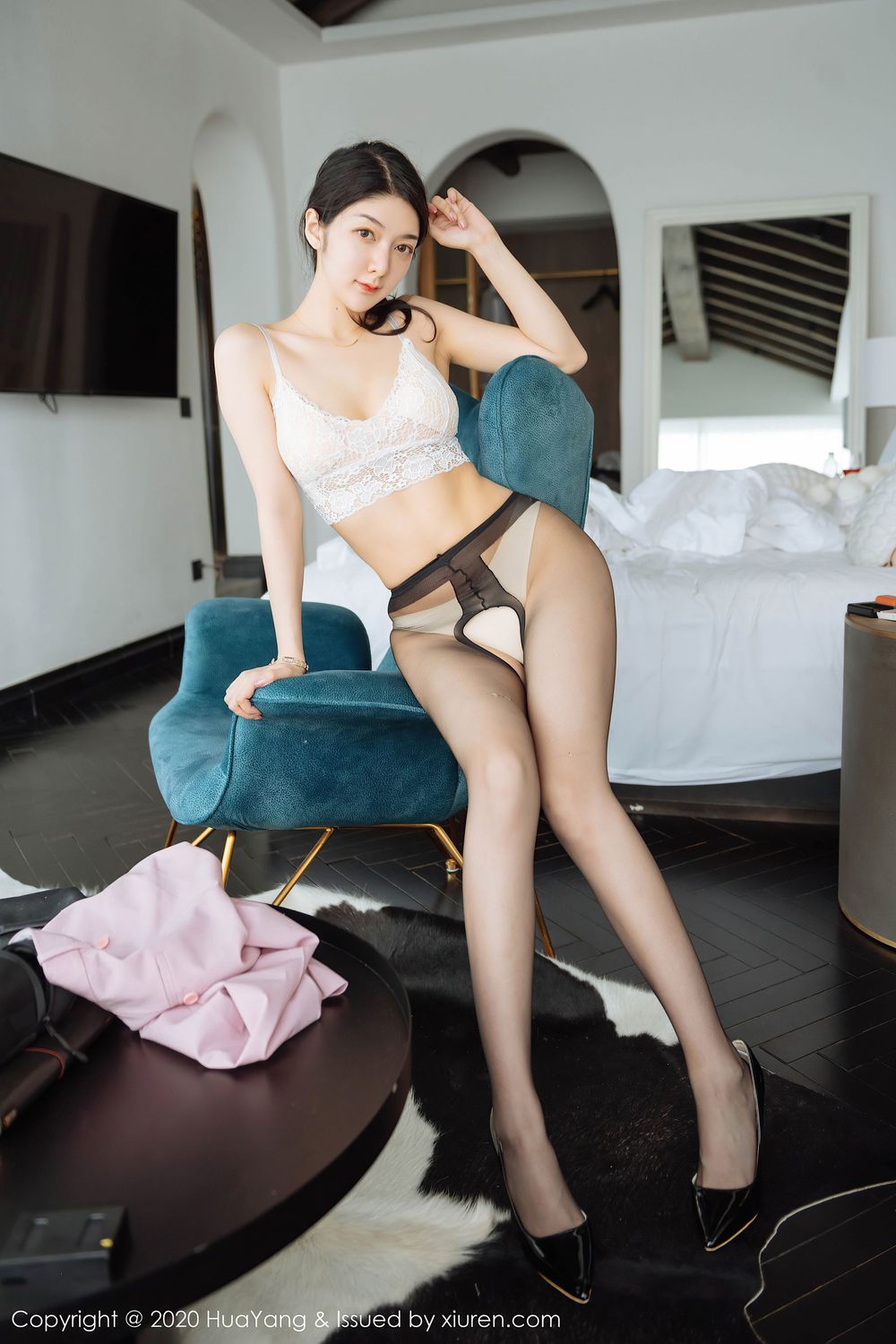 性感女神Angela小热巴 - 粉红西装+黑丝系列云南旅拍
