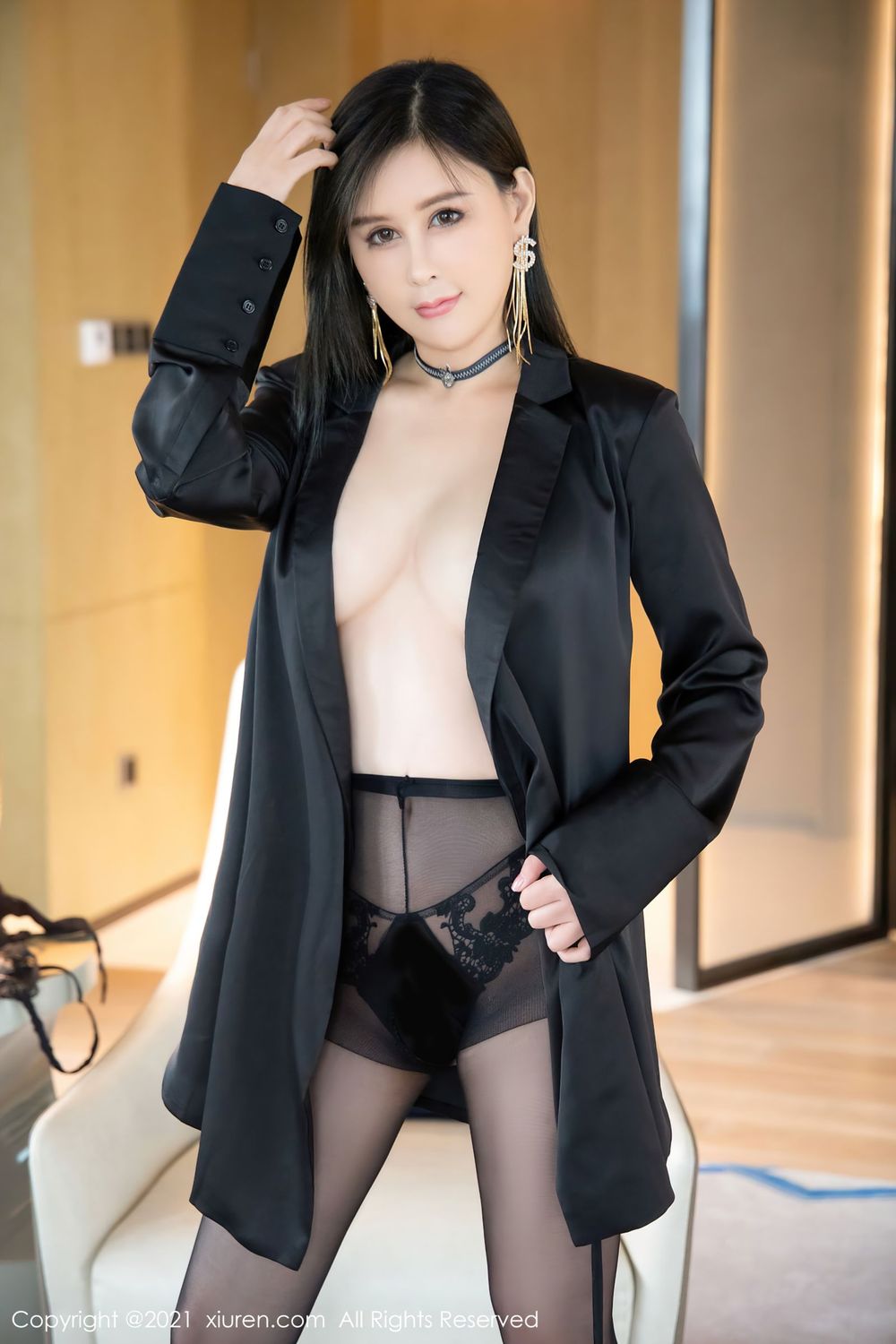 新人模特闫璐璐 - 黑丝美腿内衣系列首套写真