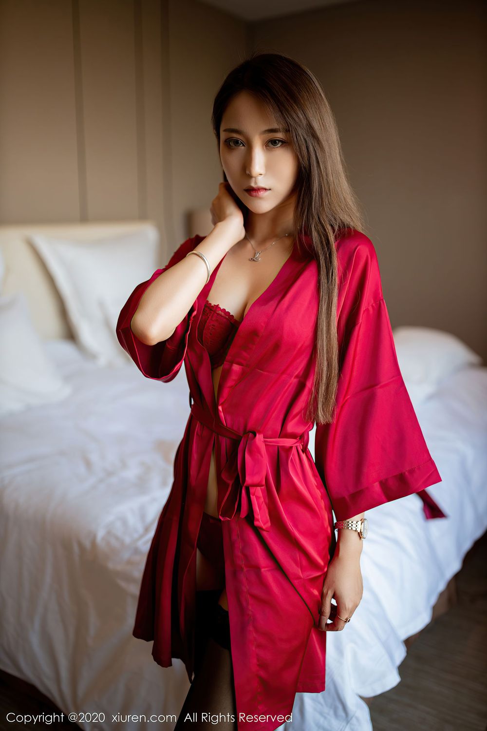 丽质模特周慕汐baby - 猩红睡衣与黑丝系列性感写真