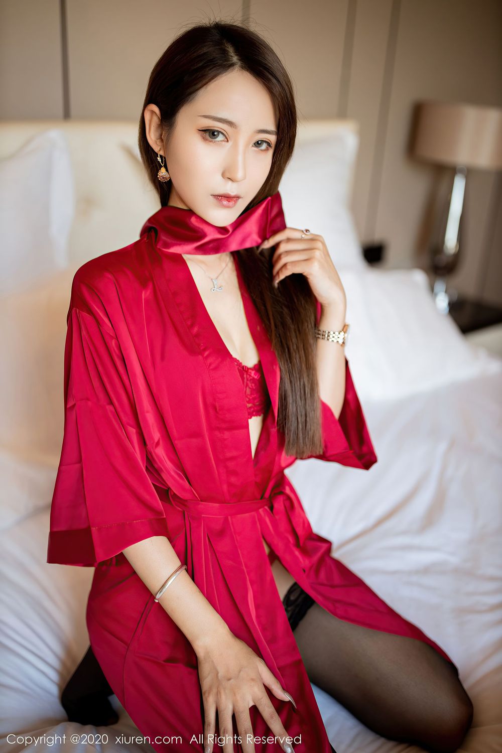 丽质模特周慕汐baby - 猩红睡衣与黑丝系列性感写真