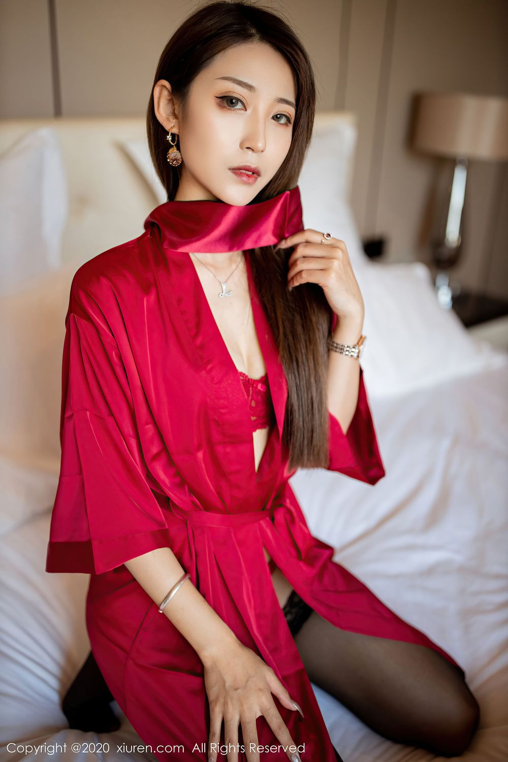 丽质模特周慕汐baby - 猩红睡衣与黑丝系列性感写真