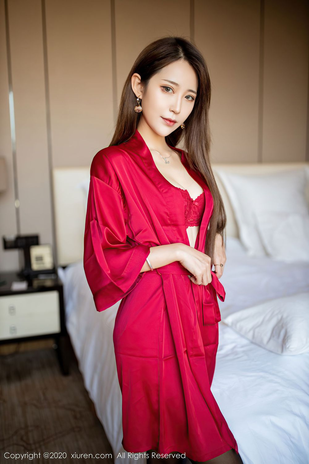 丽质模特周慕汐baby - 猩红睡衣与黑丝系列性感写真