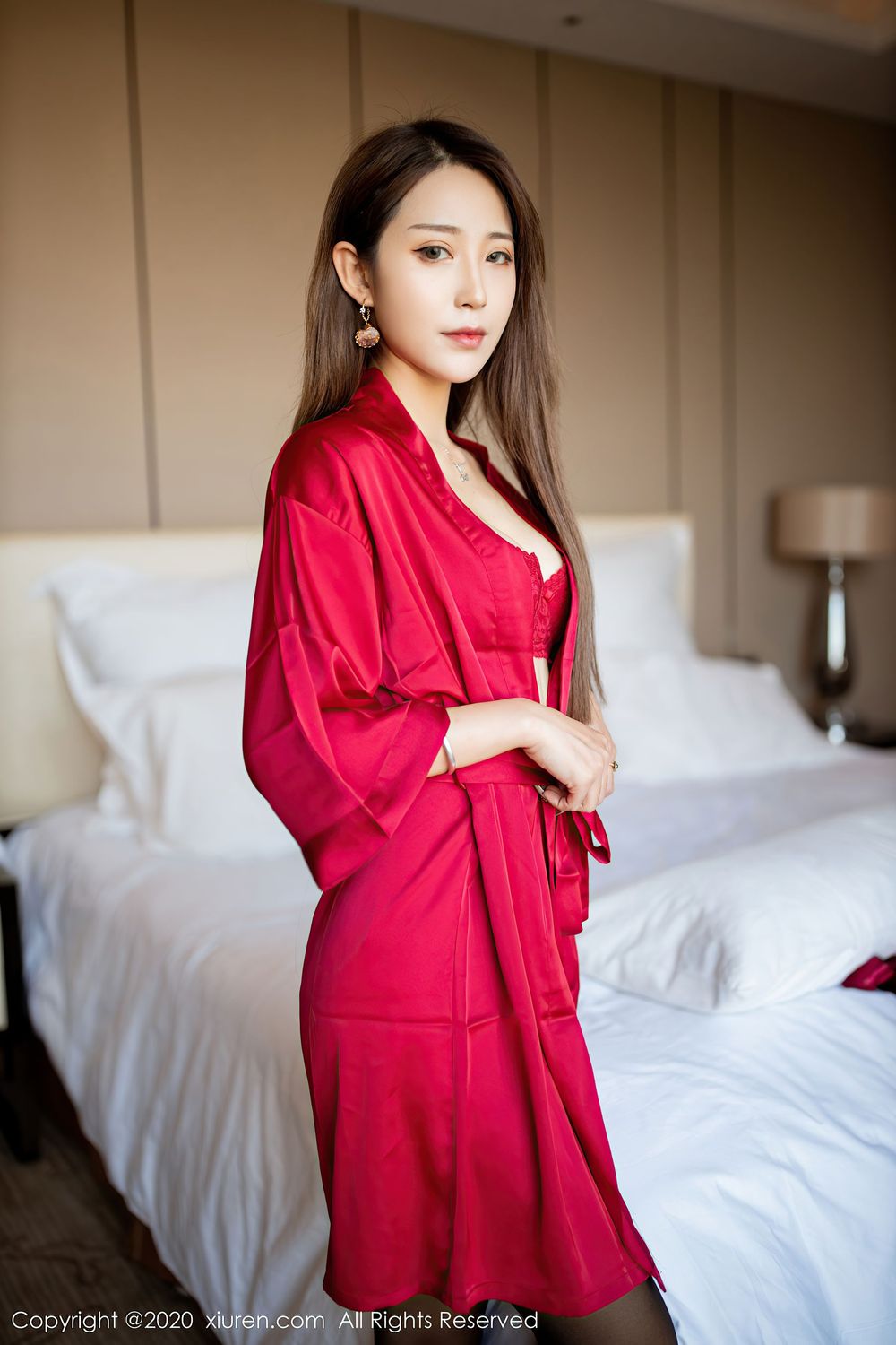 丽质模特周慕汐baby - 猩红睡衣与黑丝系列性感写真