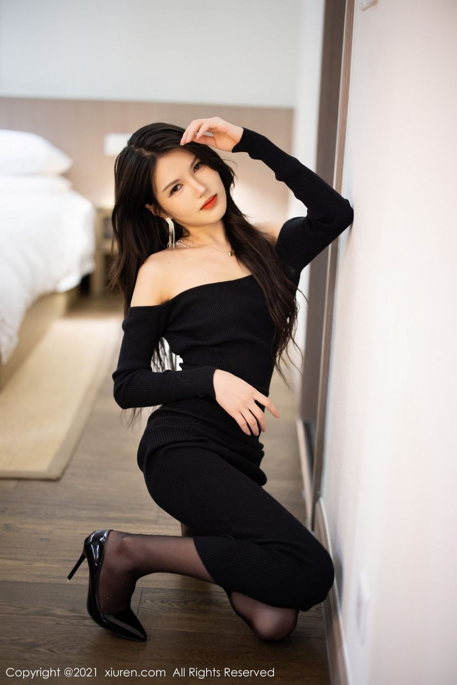 新人模特媛媛酱belle - 抹胸长裙+黑丝系列杭州旅拍