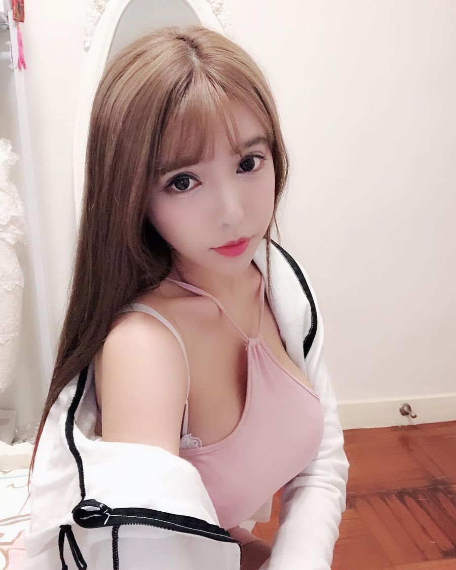 养眼美女谭咏曦 - 激似人气女优三上悠亚性感美图