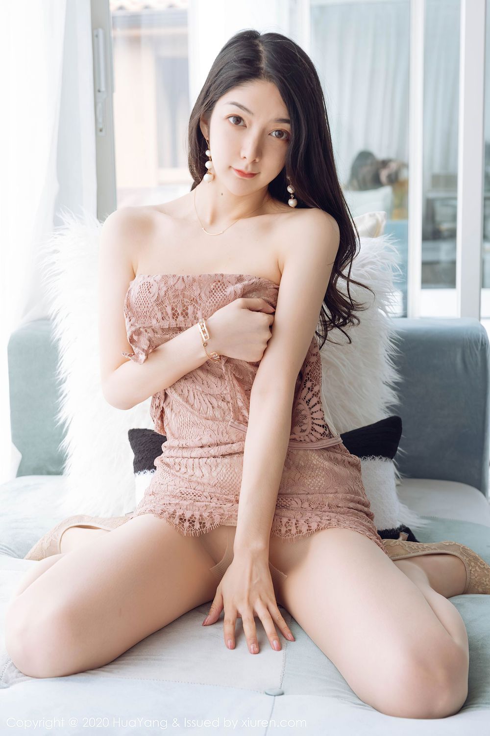 性感女神Angela小热巴 - 粉色礼裙迭迭蕾丝诱惑写真