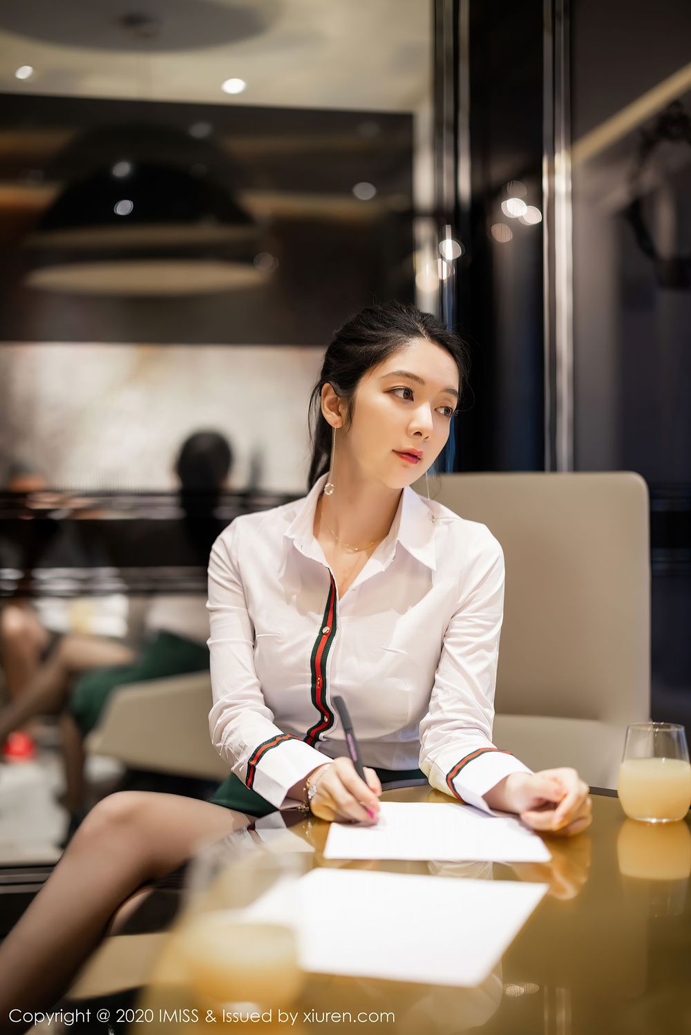 美女模特Angela小热巴 - 职业OL都市风格系列写真