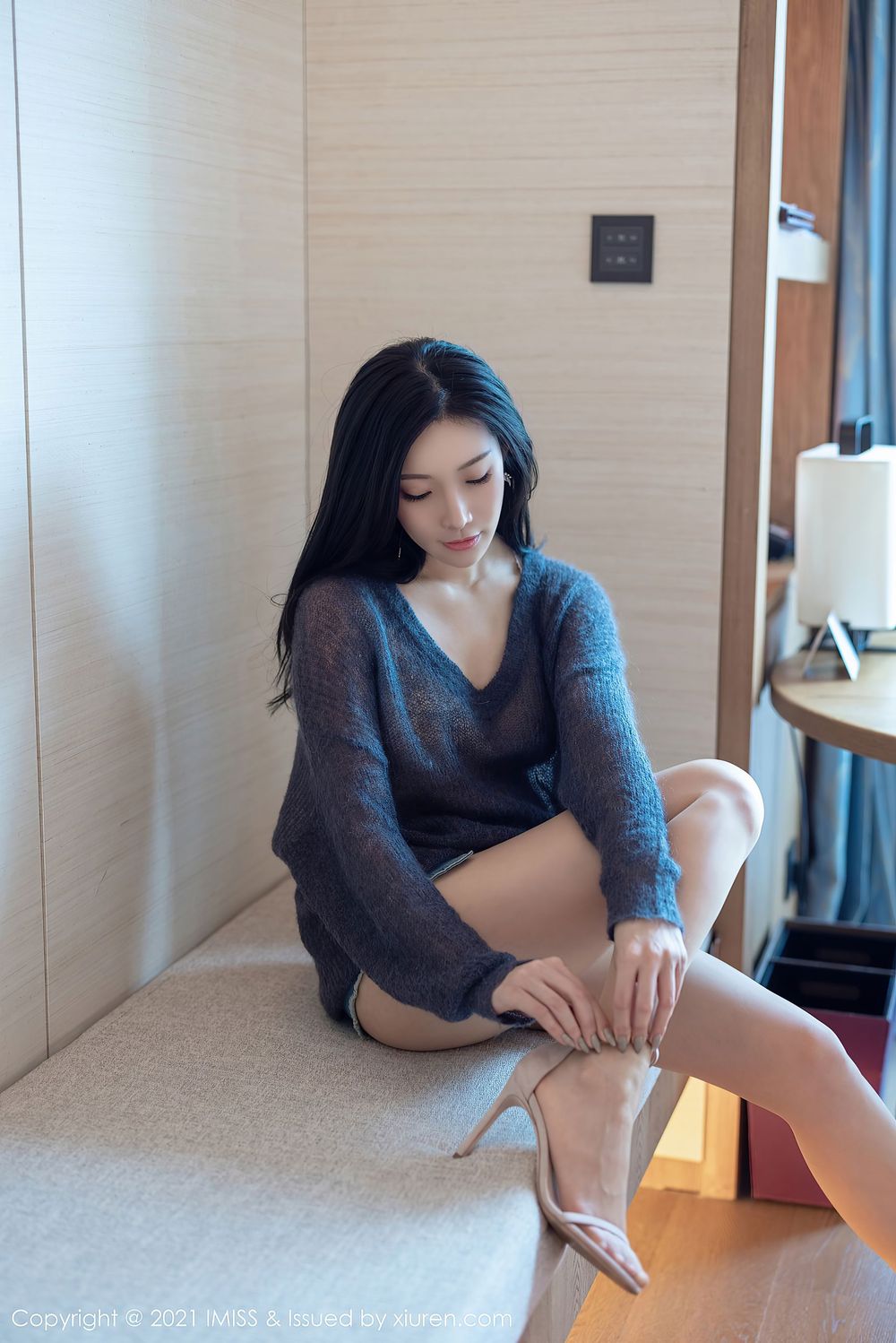 性感女神小狐狸Kathryn - 超短牛仔裤丰润身材时尚街拍