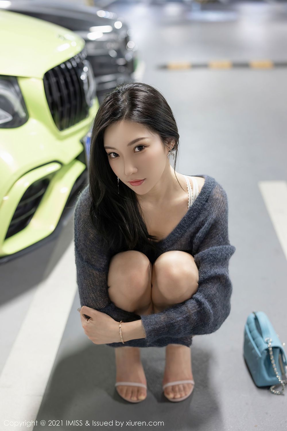 性感女神小狐狸Kathryn - 超短牛仔裤丰润身材时尚街拍
