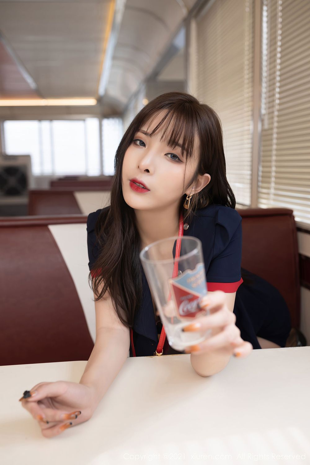 美女模特陈小喵 - 咖啡厅角色扮演性感主题三亚旅拍
