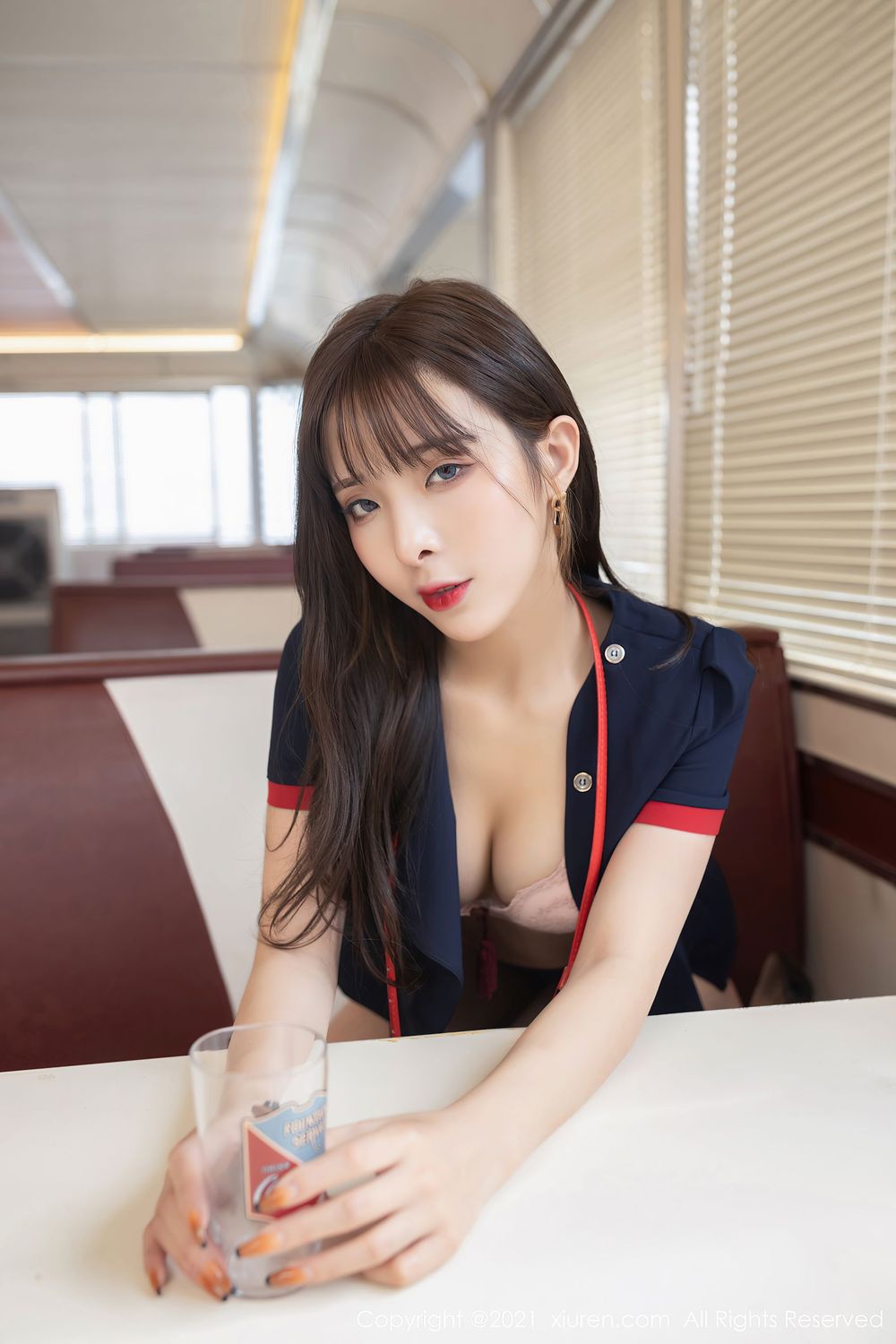 美女模特陈小喵 - 咖啡厅角色扮演性感主题三亚旅拍