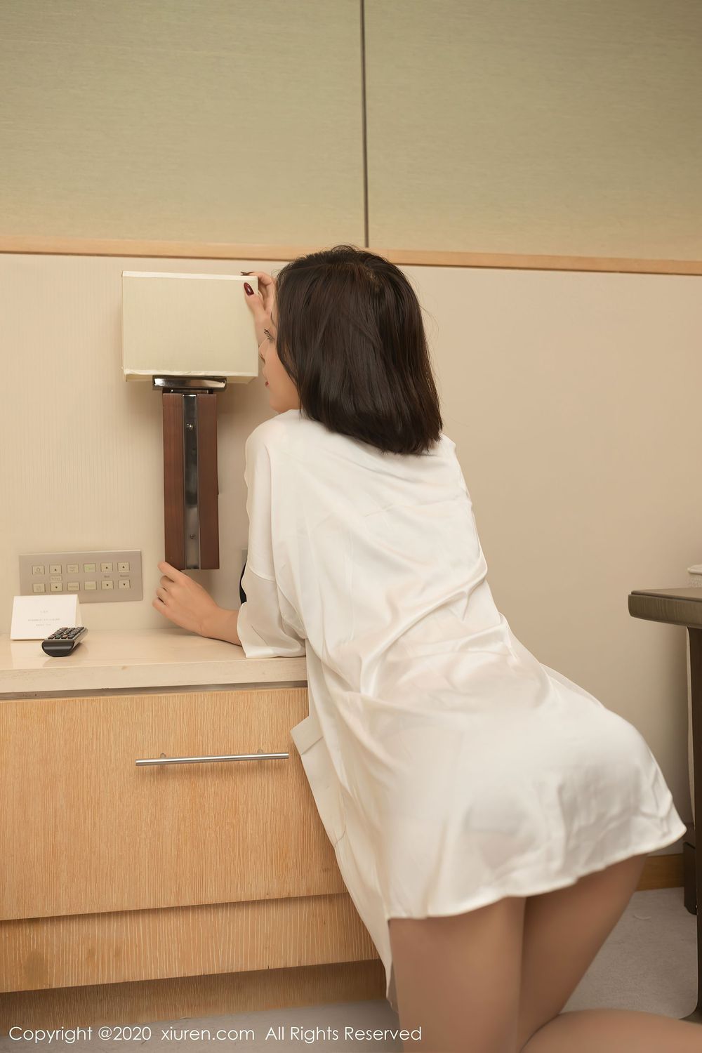 美女模特陈小喵 - 酒店客房上门维修主题系列写真