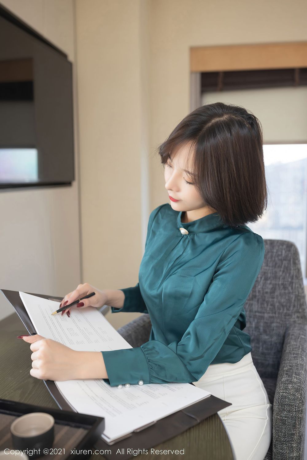 美女模特陈小喵 - 职业商业谈判主题性感写真