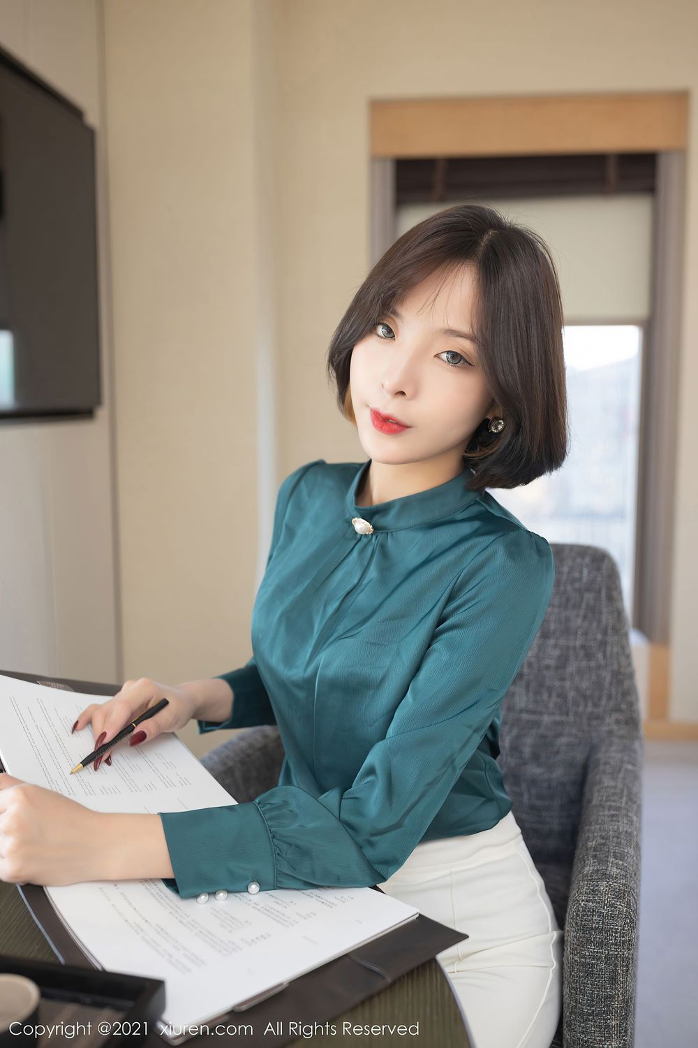 美女模特陈小喵 - 职业商业谈判主题性感写真