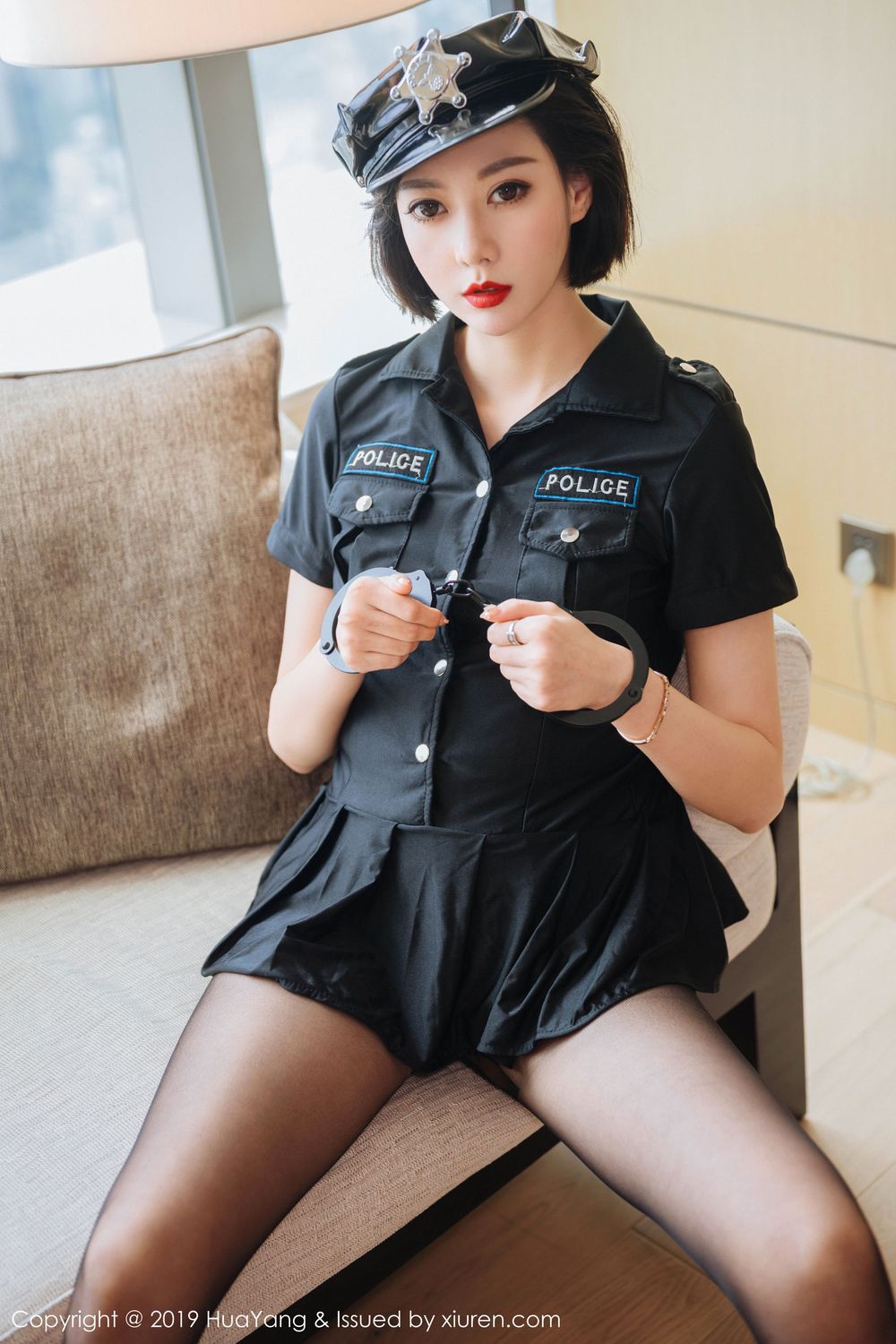 美女模特艺轩Renee - 警花制服英姿飒爽系列写真