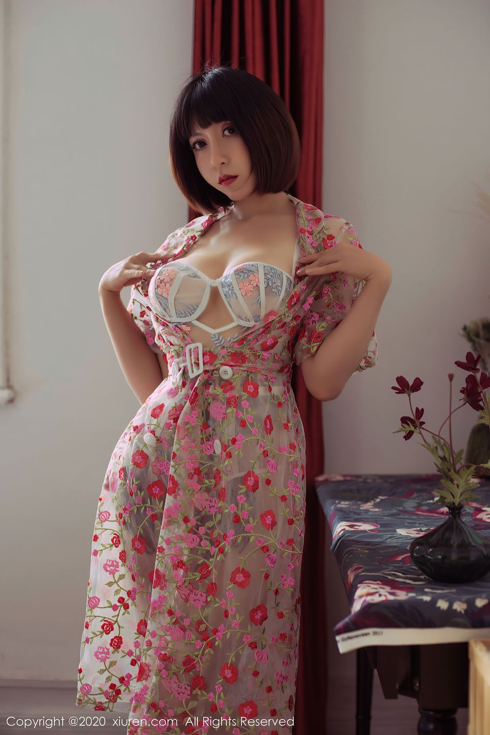 新晋大美妞安妮斯朵拉_Ann - 旗袍装+束身内衣性感写真