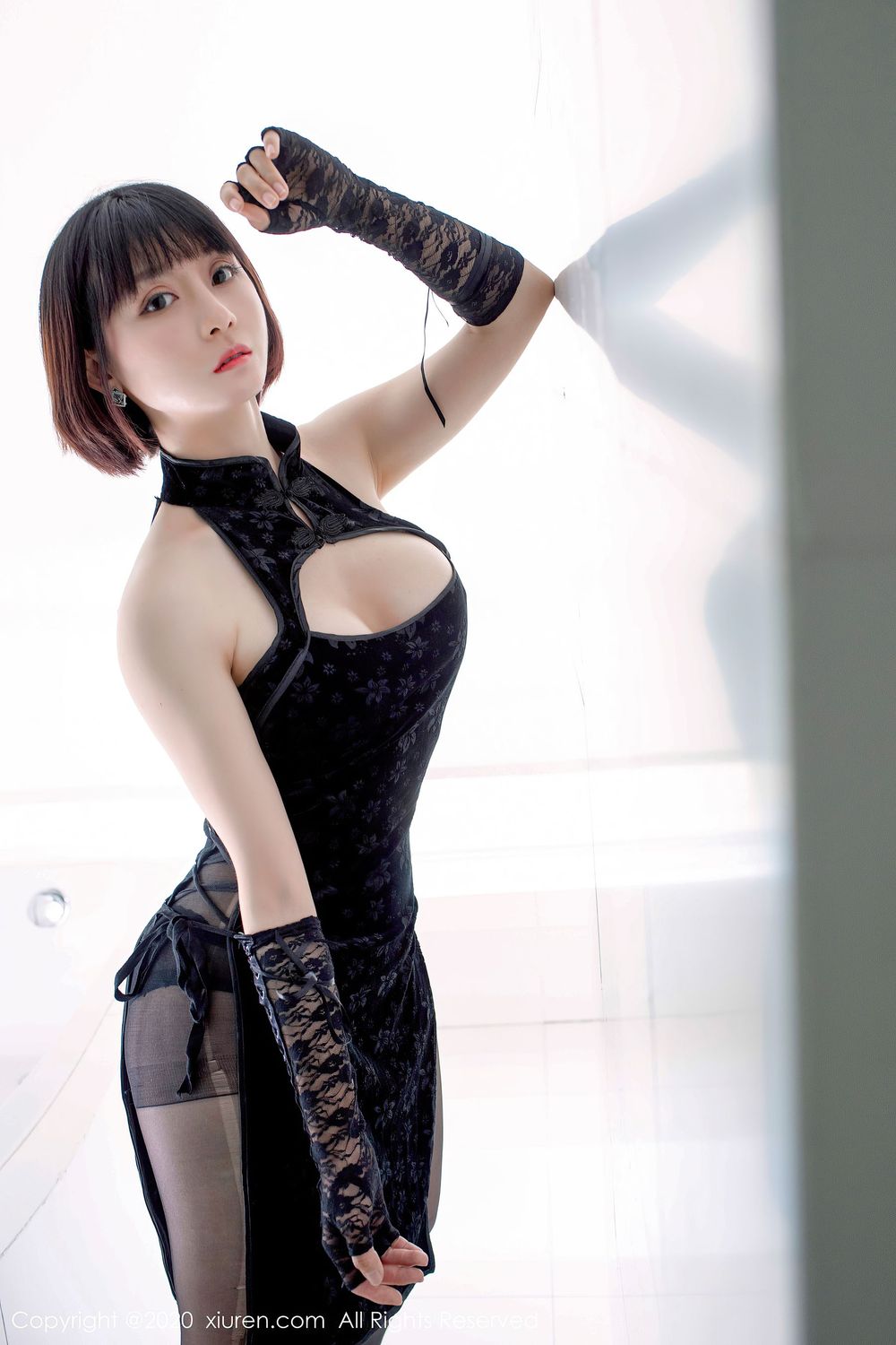 新晋大美妞安妮斯朵拉_Ann - 黑丝情趣制服系列写真