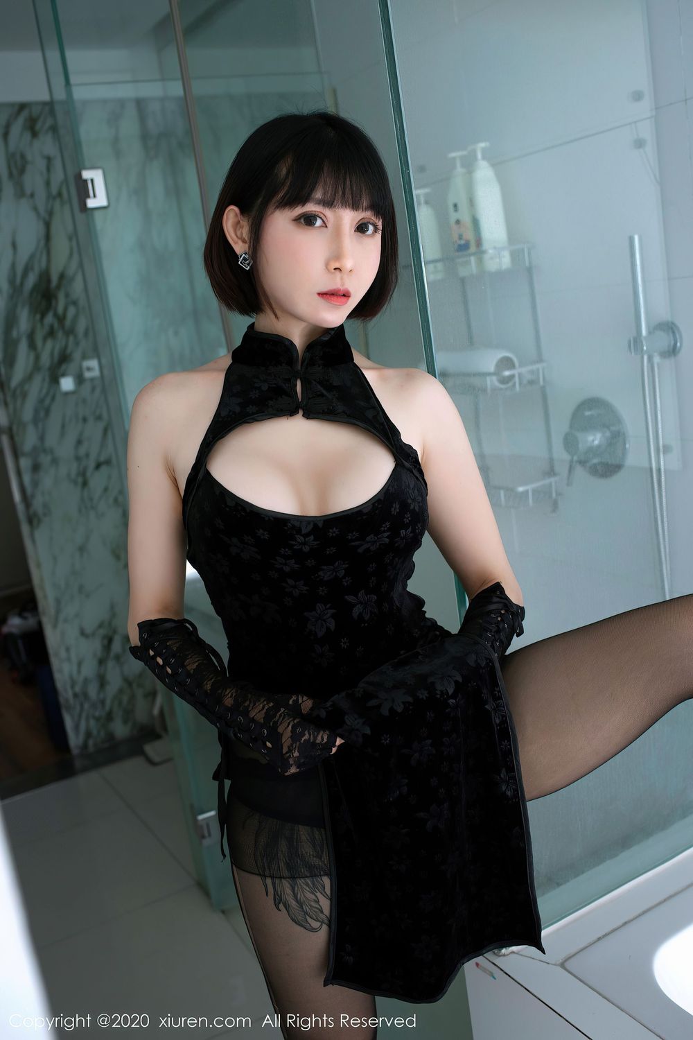 新晋大美妞安妮斯朵拉_Ann - 黑丝情趣制服系列写真