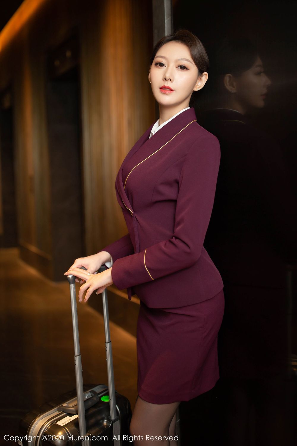 气质女神艺轩Renee - 空姐制服职业系列性感写真