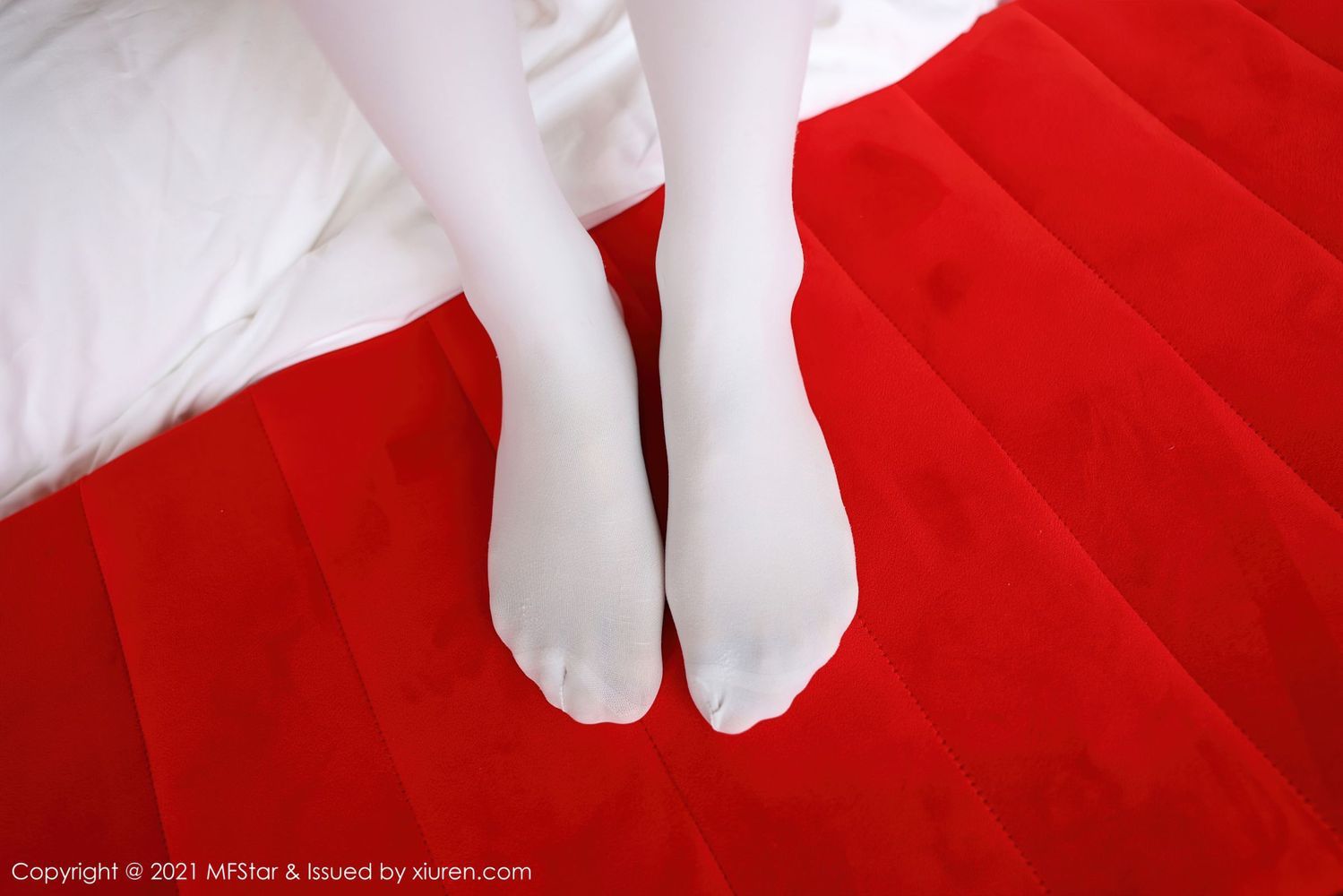 新人模特苏西susie - 经典格子JK制服系列撩人写真