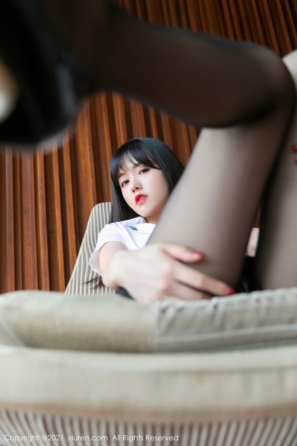 新人模特柚子178 - 白衬衫+黑短裙+职场OL装扮性感写真