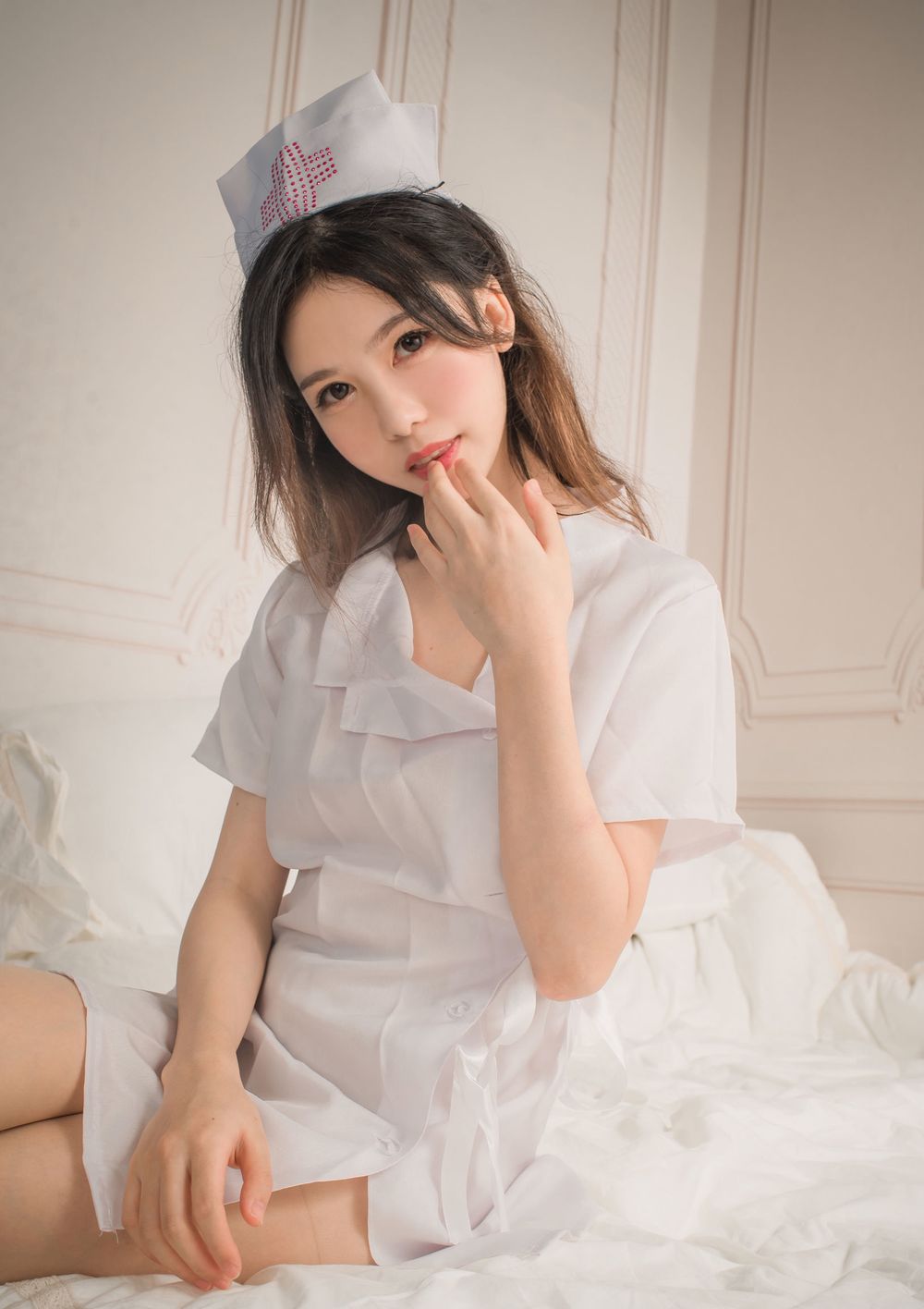 抖娘利世 - 俏皮小护士+丝袜美腿制服系列写真