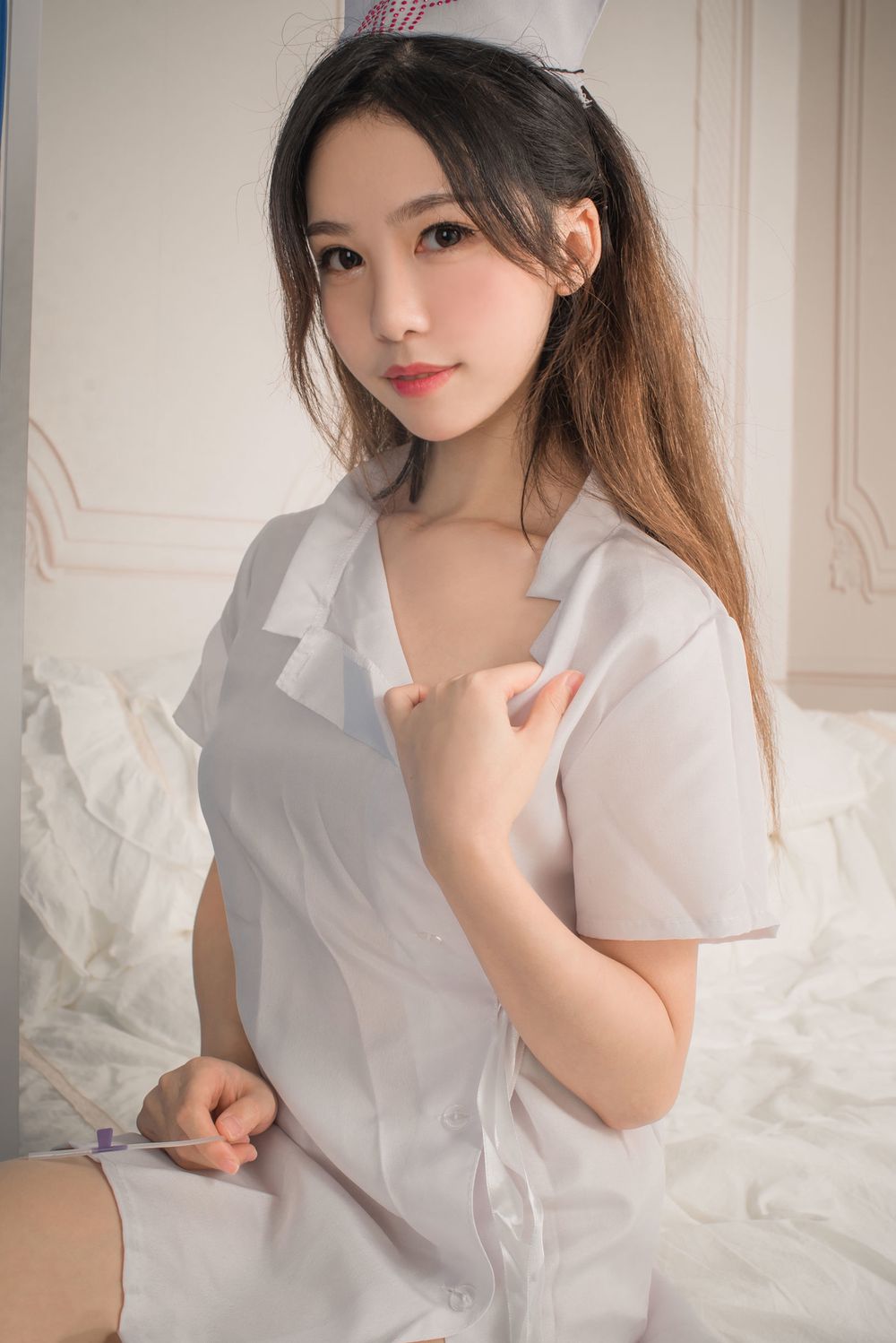 抖娘利世 - 俏皮小护士+丝袜美腿制服系列写真