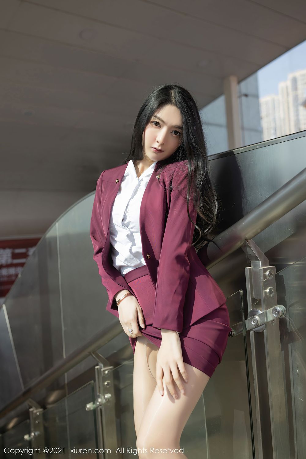 性感女神Angela小热巴 - 末班地铁场景系列娇媚写真