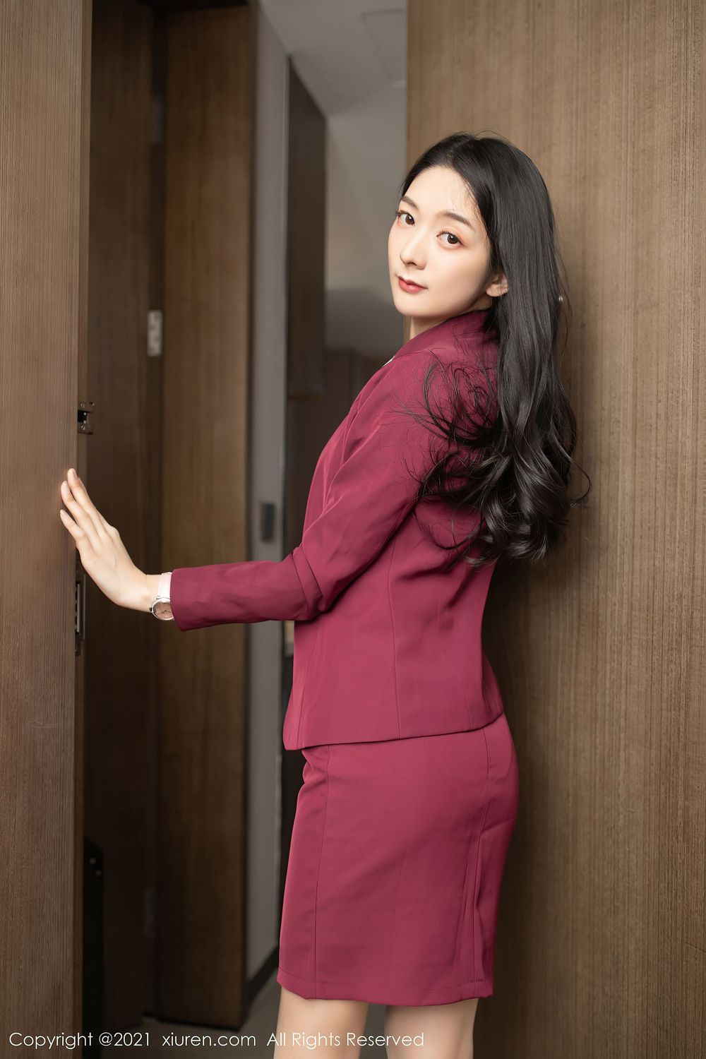 性感女神Angela小热巴 - 末班地铁场景系列娇媚写真