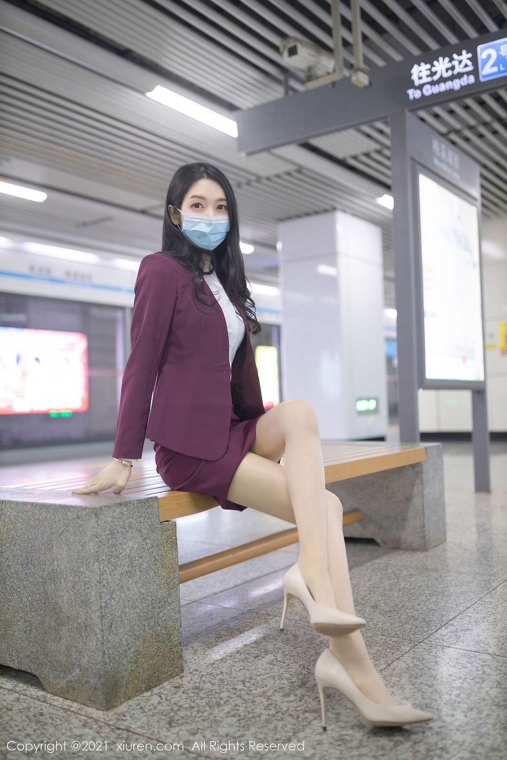 性感女神Angela小热巴 - 末班地铁场景系列娇媚写真