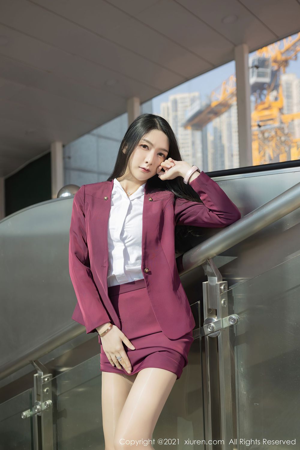 性感女神Angela小热巴 - 末班地铁场景系列娇媚写真