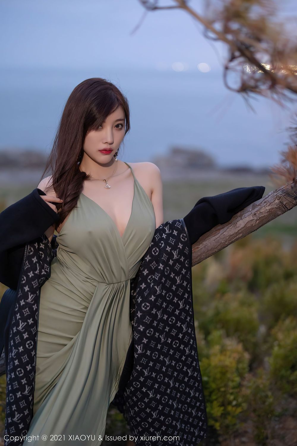 性感女神杨晨晨Yome - 轻透长裙户外系列青岛旅拍