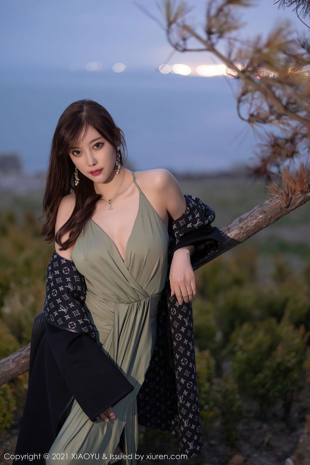 性感女神杨晨晨Yome - 轻透长裙户外系列青岛旅拍
