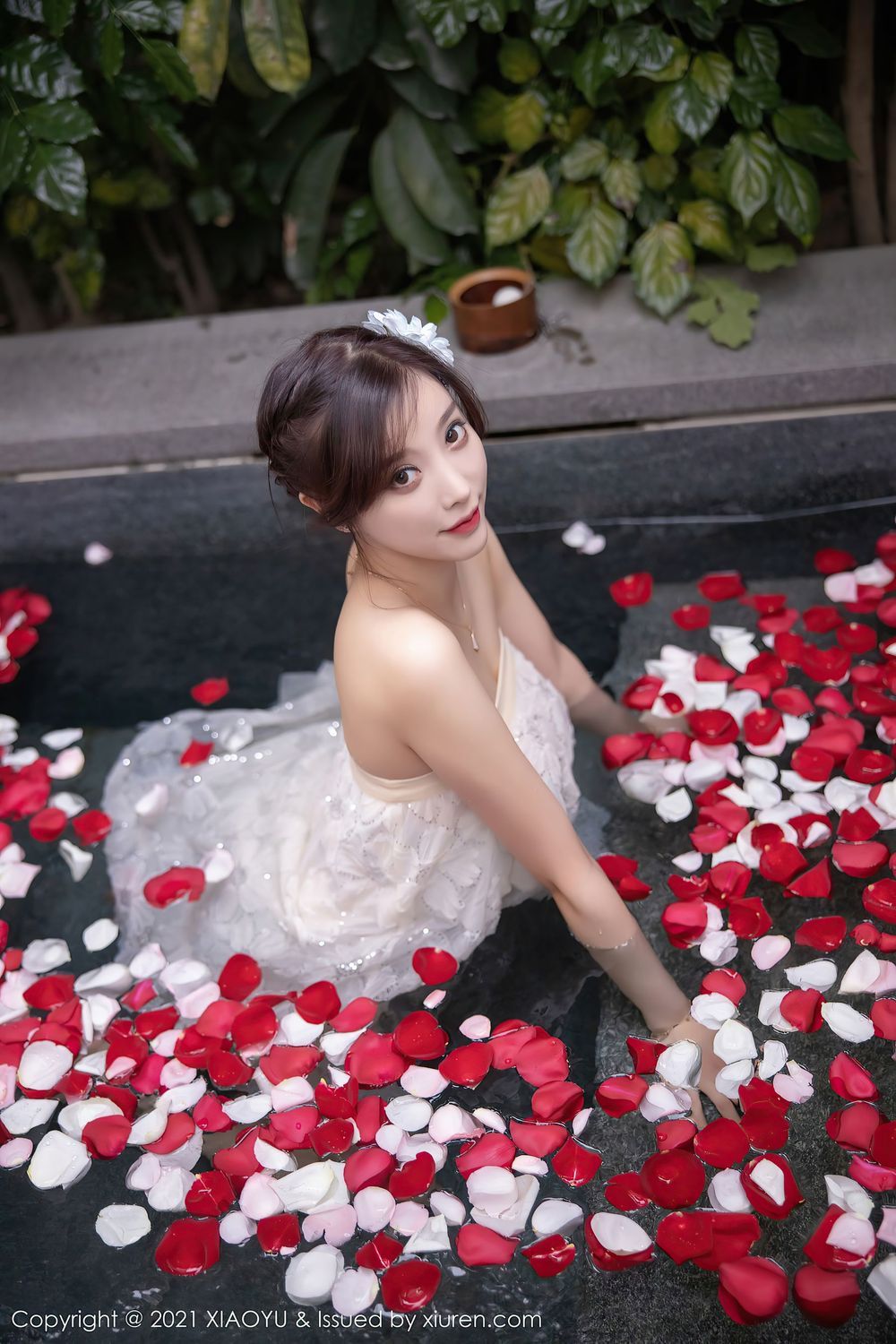 性感女神杨晨晨Yome - 玉人浴出新妆洗西双版纳旅拍