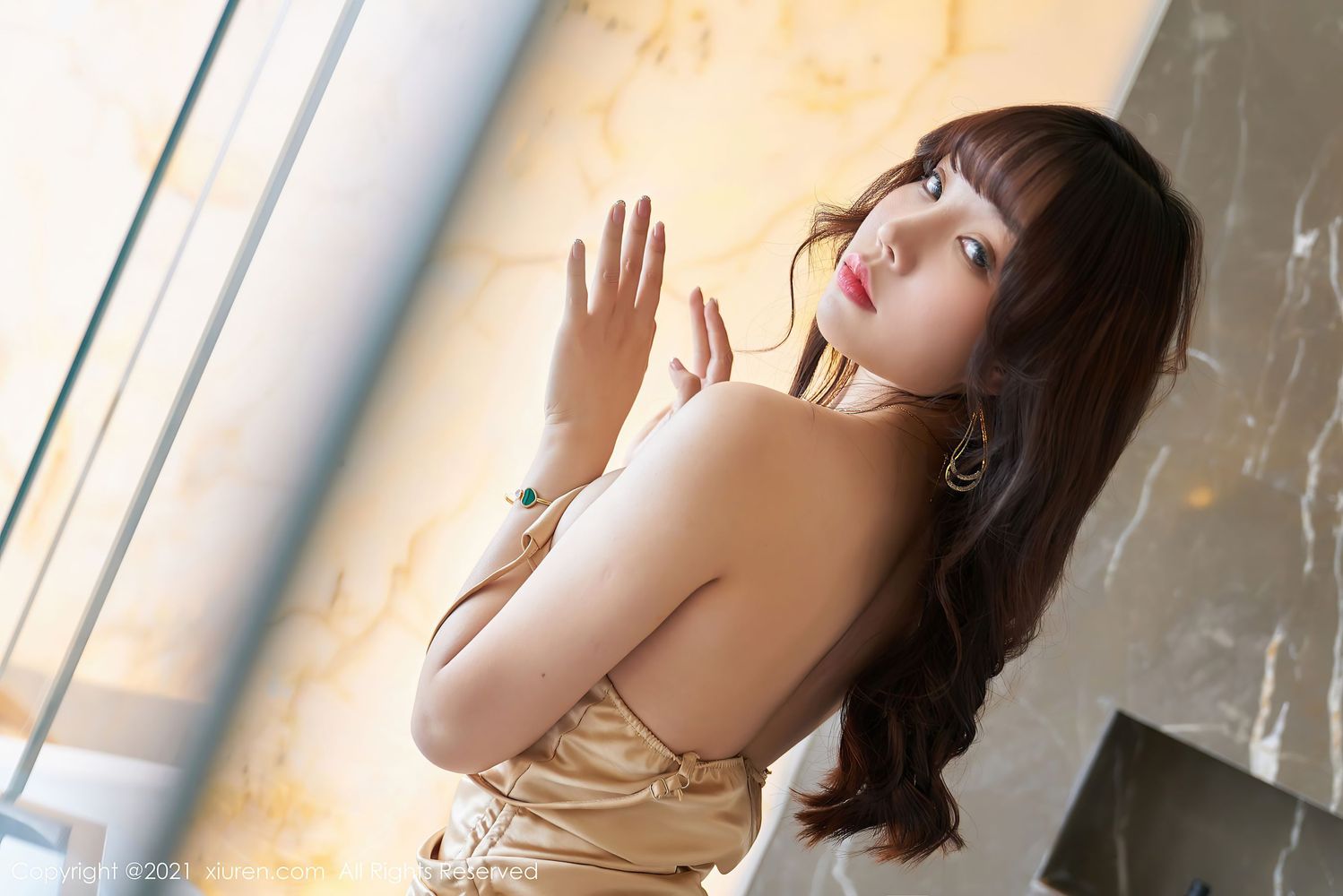 性感女神芝芝Booty - 香槟色吊裙+浴室湿身系列写真