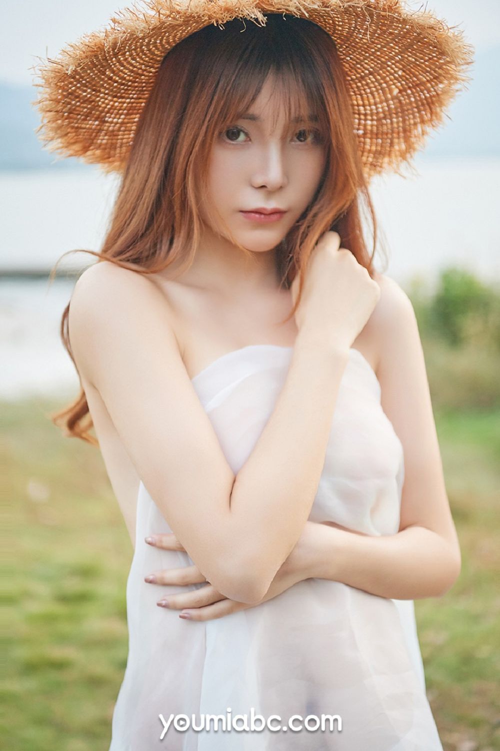美女嫩模小语 - 白色薄纱裙+透视迷人系列户外写真