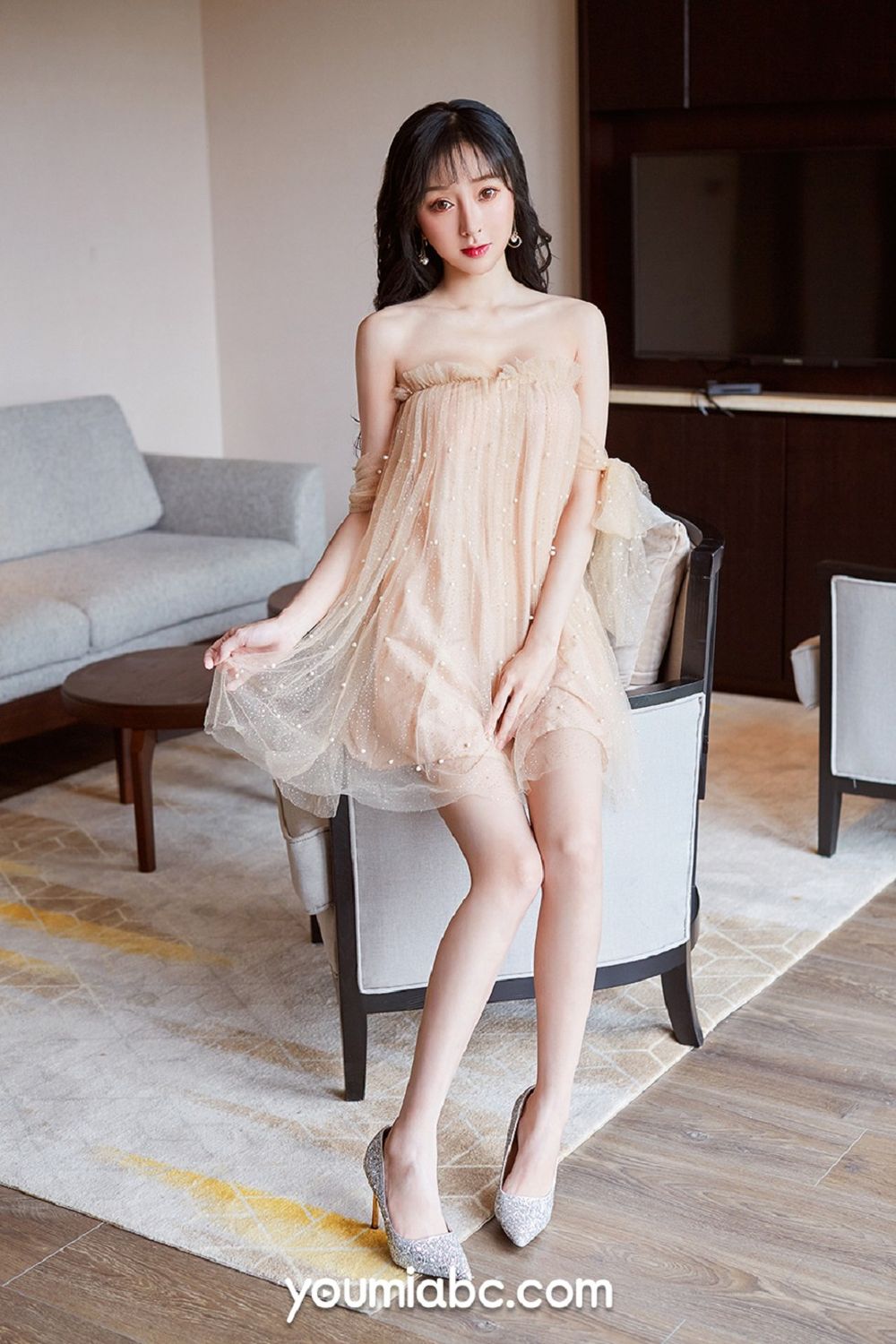 美女嫩模李纤纤 - 粉色薄纱裙撩人系列写真