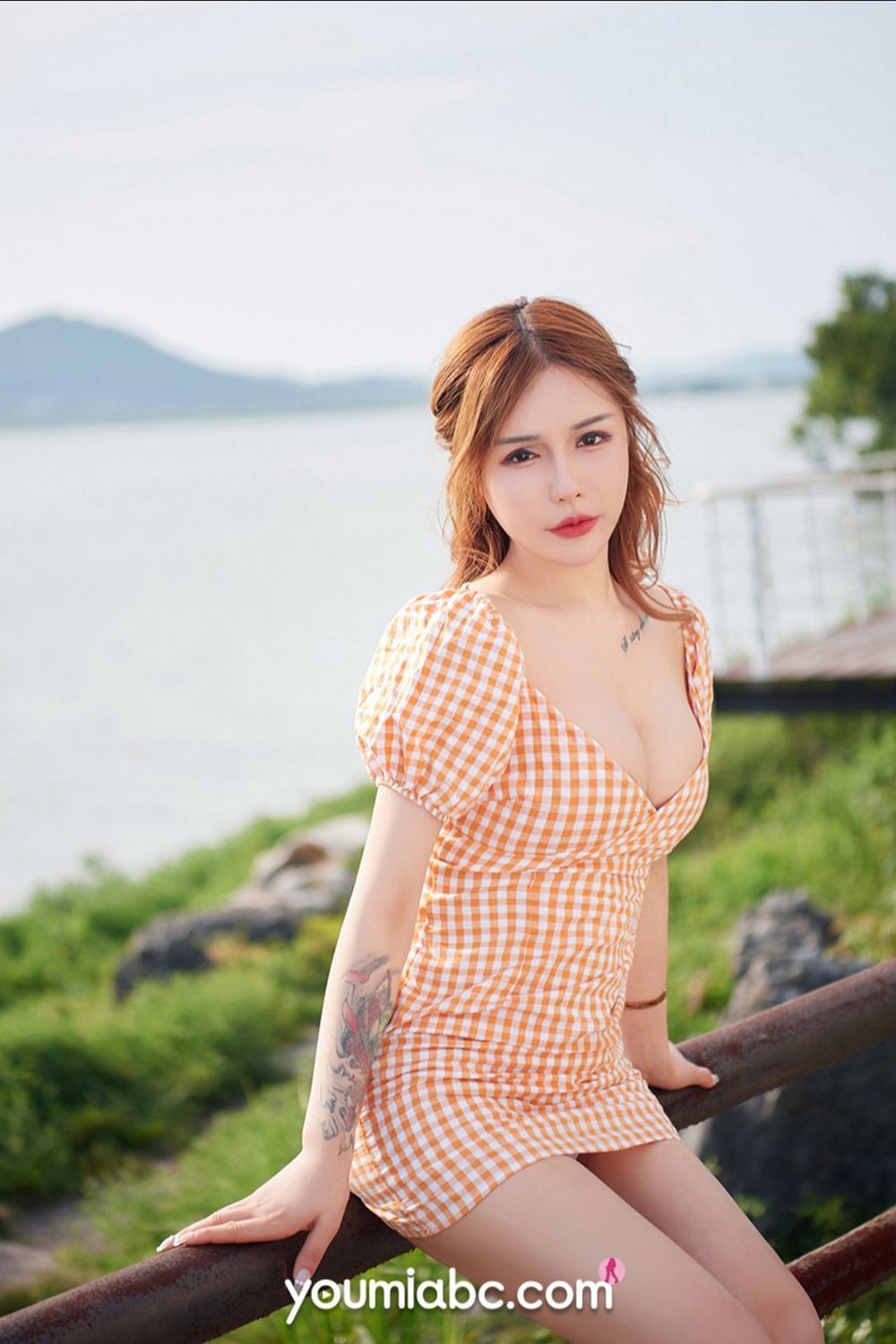 美女嫩模可可 - 格子连身裙+蕾丝内衣诱惑写真