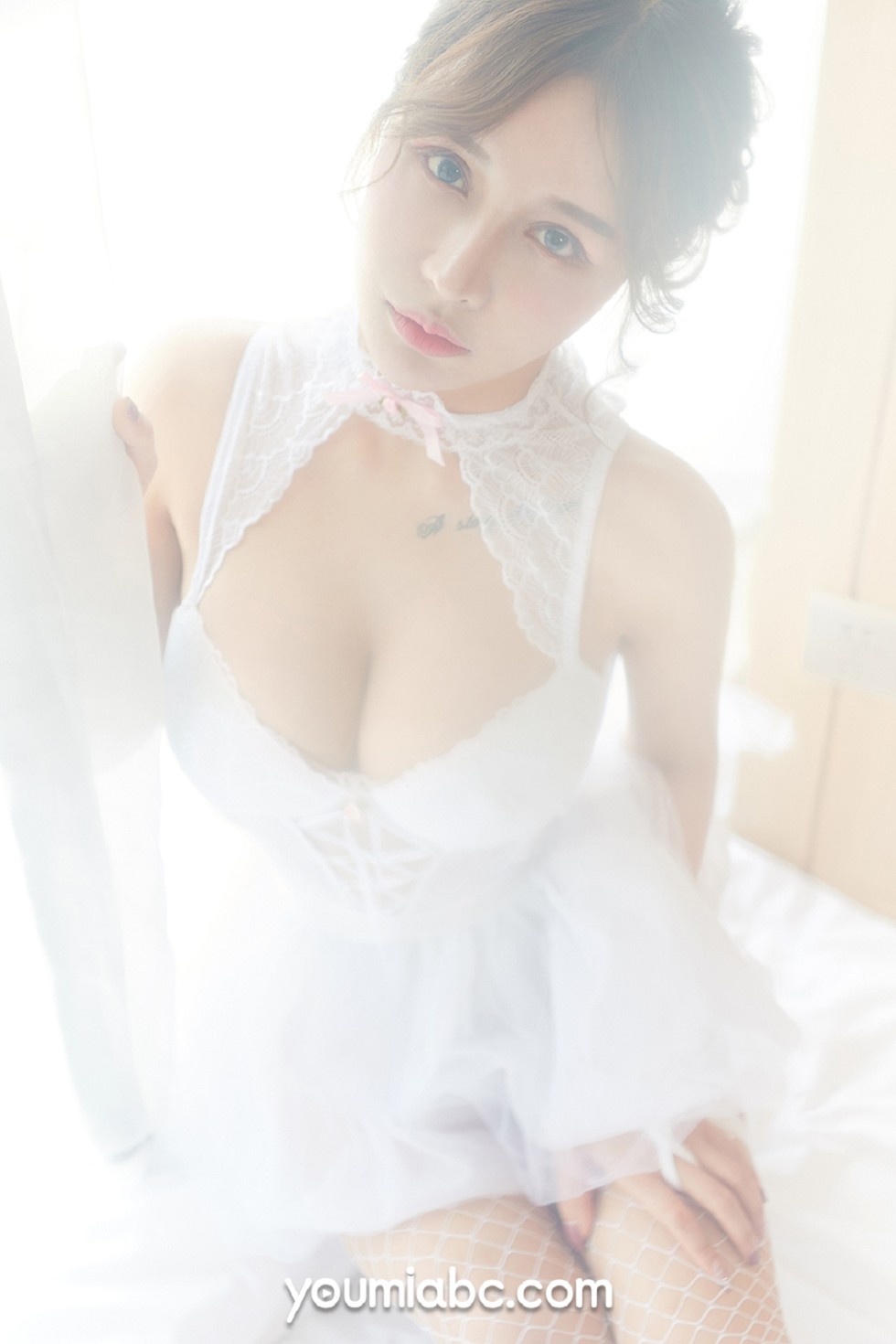 美女嫩模可可 - 情趣内衣+白丝网袜朦胧性感写真