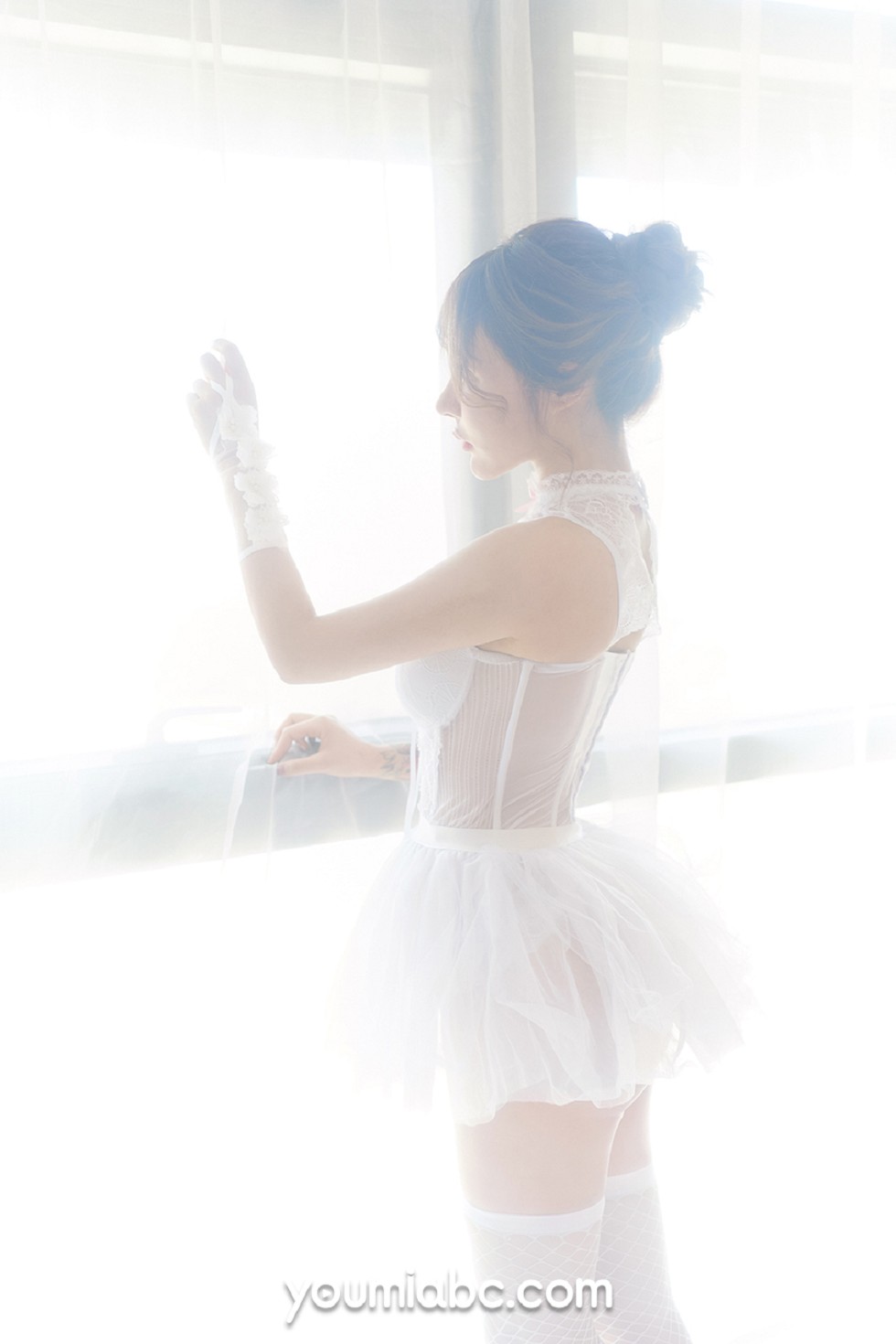 美女嫩模可可 - 情趣内衣+白丝网袜朦胧性感写真