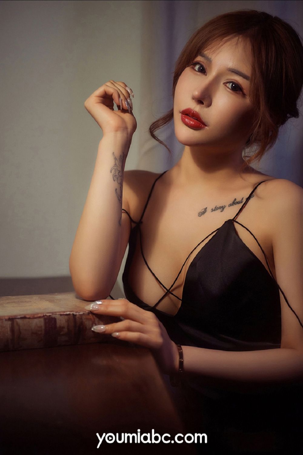 美女模特可可 - 吊带睡衣+丁字裤系列性感写真