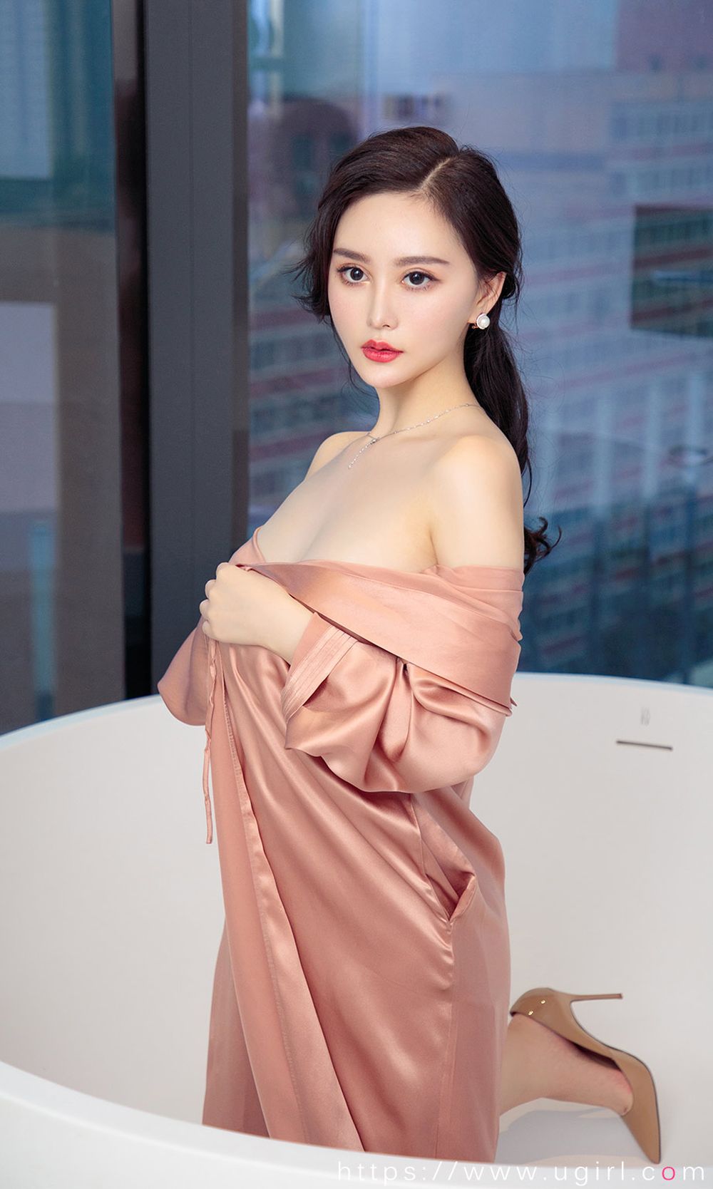 性感嫩模Hasand - 情趣内衣+丝质睡衣撩人写真
