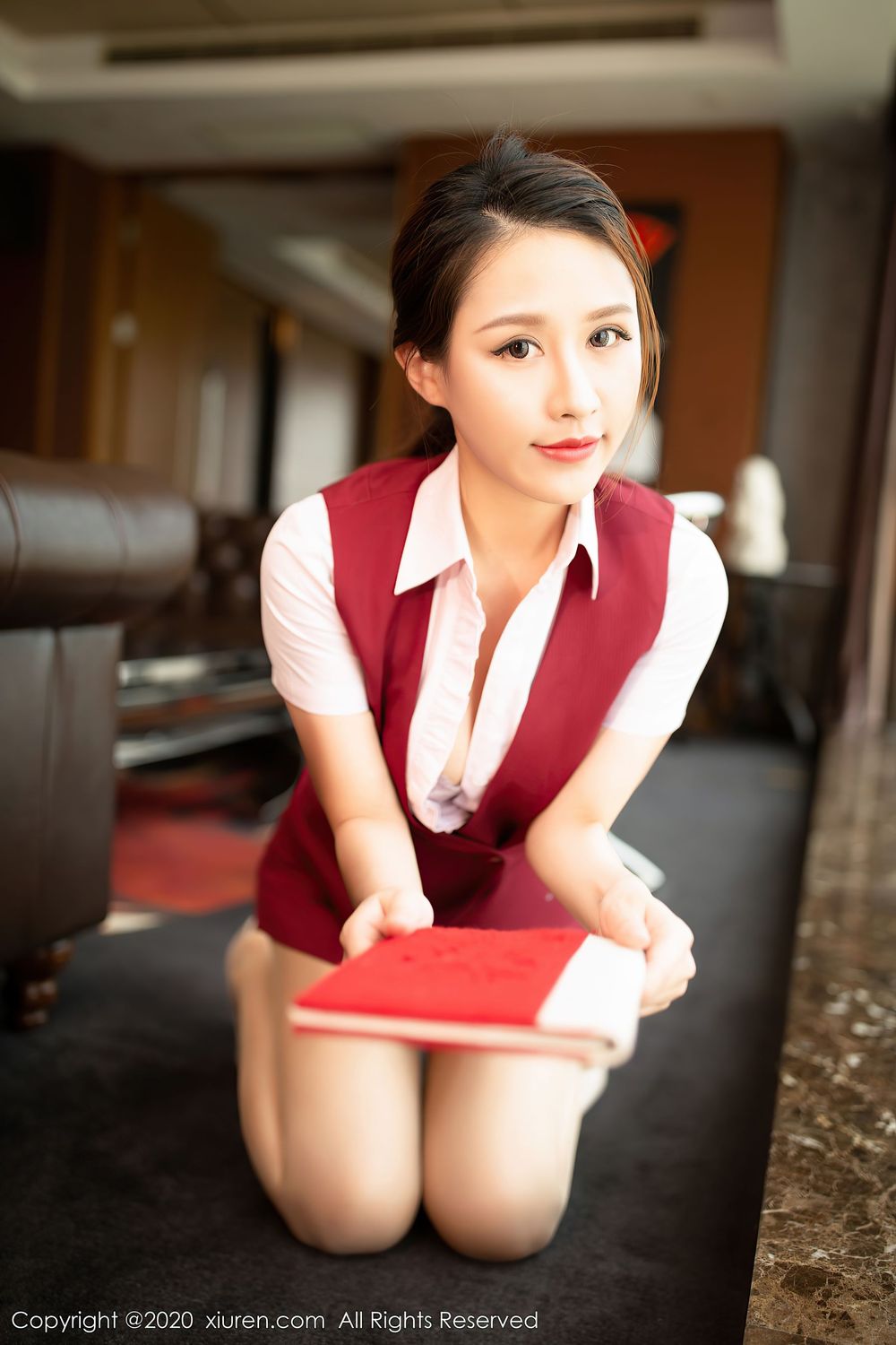 美女模特徐安安 - 银行职员制服OL系列性感写真