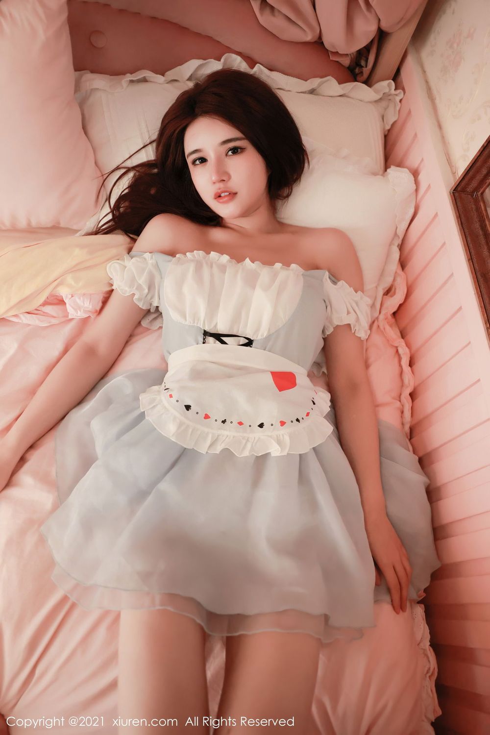 新人模特小雨baby - 居家女友甜美醉人风格写真