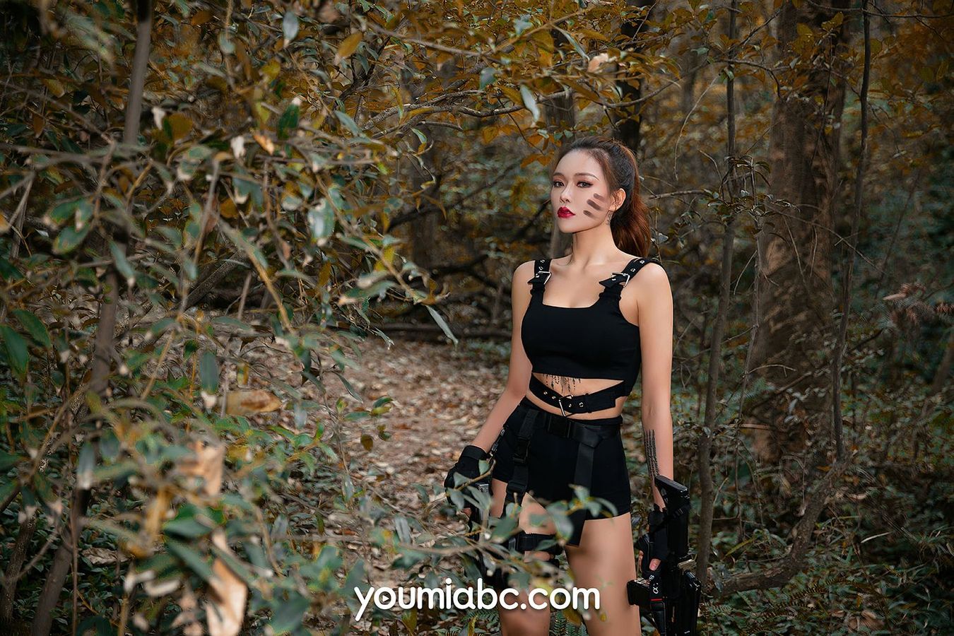 新人嫩模梦娜梦娜Vanessa  - 丛林女战士系列迷人写真