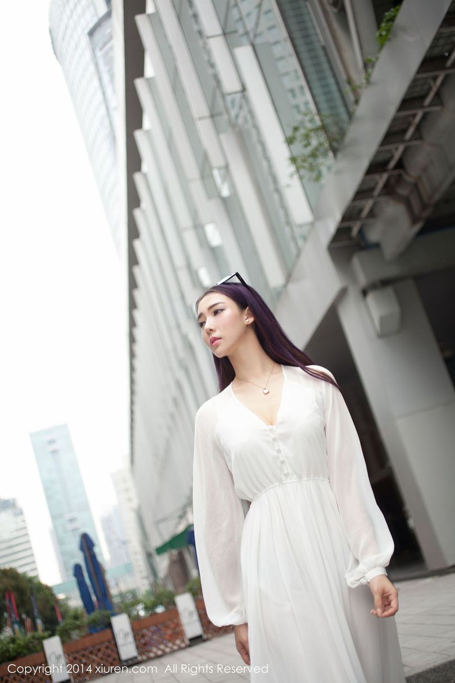 特级女神梦娜Vanessa - 一袭白衣款款而来性感写真