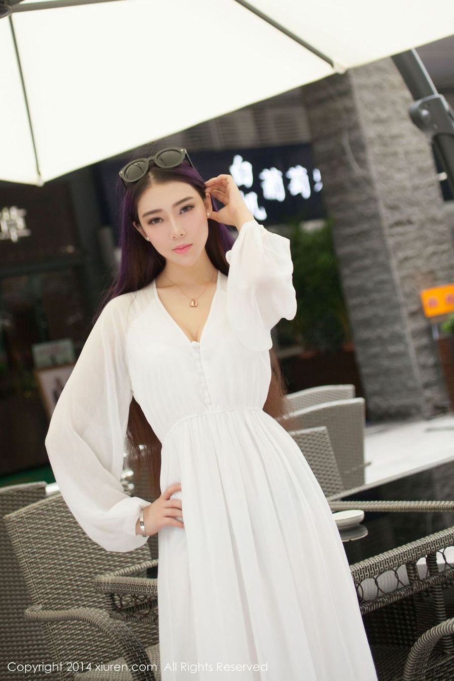 特级女神梦娜Vanessa - 一袭白衣款款而来性感写真